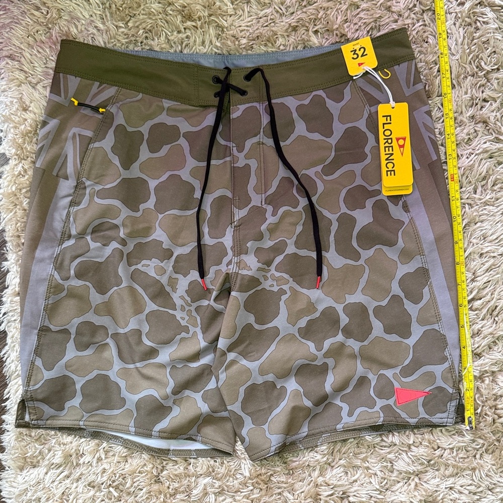 Florence Marine Men's Hawaiian Camouflage Board Shorts - Olive and Gray